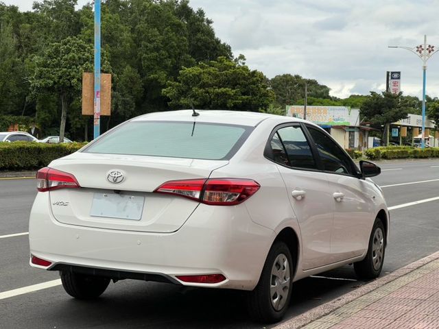 原廠保固中 可認證 里程低 新古車  第9張相片