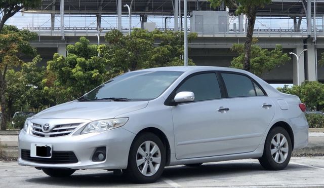 平價代步神車 10.5代Altis 7速手自排 省油好開好養 適合剛出社會的第一台車 有定速 倒車顯影  第1張相片