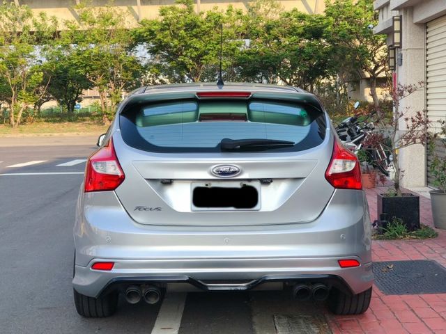 平價小車好選擇 Focus 1.6 停車方便 省稅金 僅跑13萬 升級安卓機 360環景 南極星測速 有定速  第2張相片