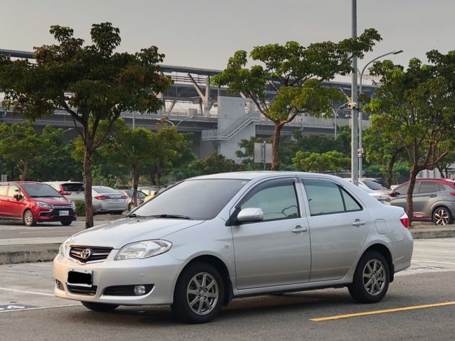 便宜好養代步車 僅跑12萬 有行車紀錄器 倒車顯影 倒車雷達  第1張相片