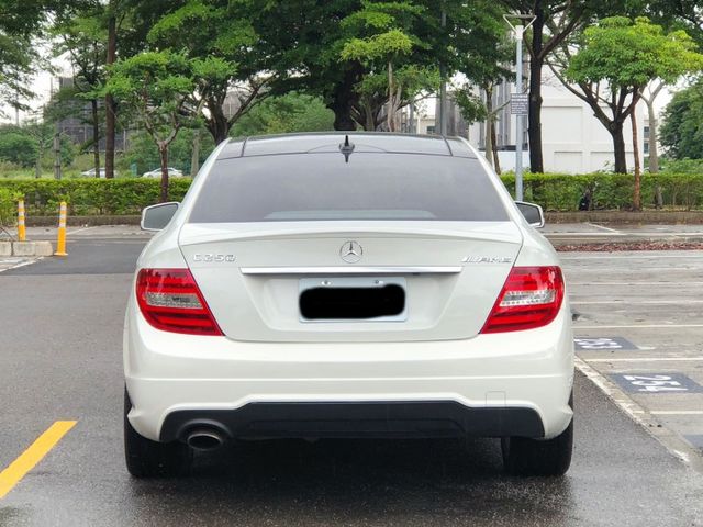賓士熱門轎跑 便宜好入手 國產車的價格不一樣的選擇 有全景天窗 HK音響 電動椅 定速巡航  第5張相片