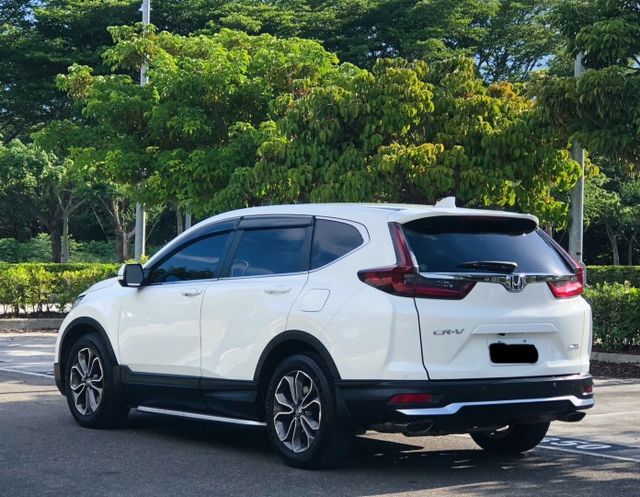 熱門白色CRV 小改款 有ACC跟車 電動尾門 LED頭燈 無線充電 Carplay 免鑰匙啟動 倒車顯影  第6張相片