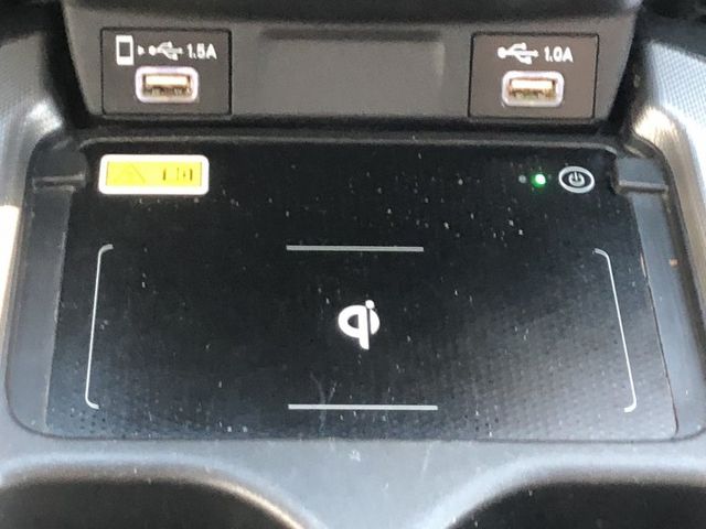 熱門白色CRV 小改款 有ACC跟車 電動尾門 LED頭燈 無線充電 Carplay 免鑰匙啟動 倒車顯影  第11張相片