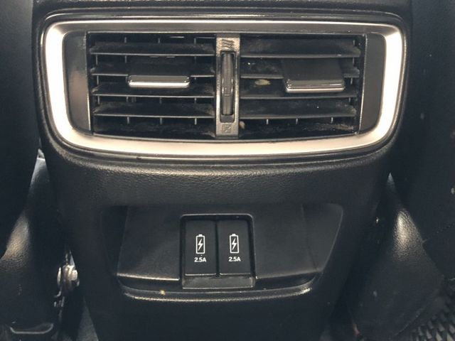 熱門白色CRV 小改款 有ACC跟車 電動尾門 LED頭燈 無線充電 Carplay 免鑰匙啟動 倒車顯影  第13張相片