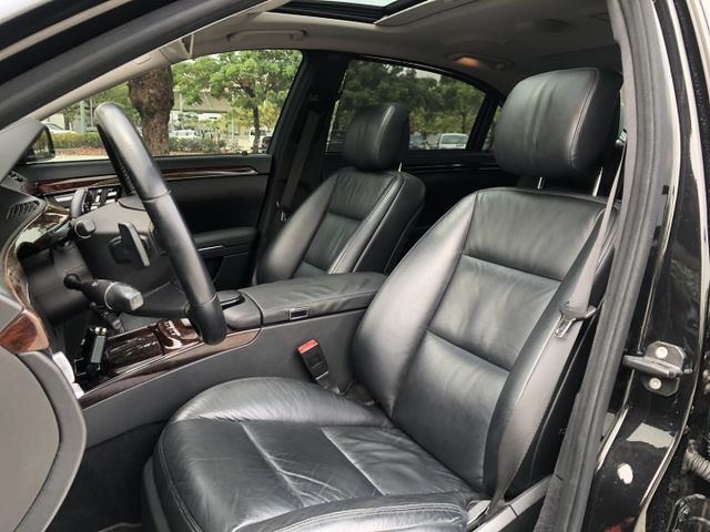 總代理S400油電/低里程/原鈑件/有免鑰匙/電尾門/電吸門/HK音響/氣壓懸吊/電動遮陽簾  第8張相片