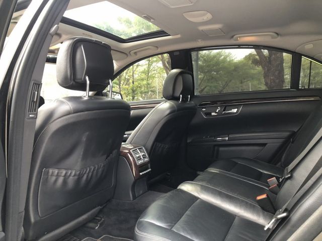 總代理S400油電/低里程/原鈑件/有免鑰匙/電尾門/電吸門/HK音響/氣壓懸吊/電動遮陽簾  第9張相片