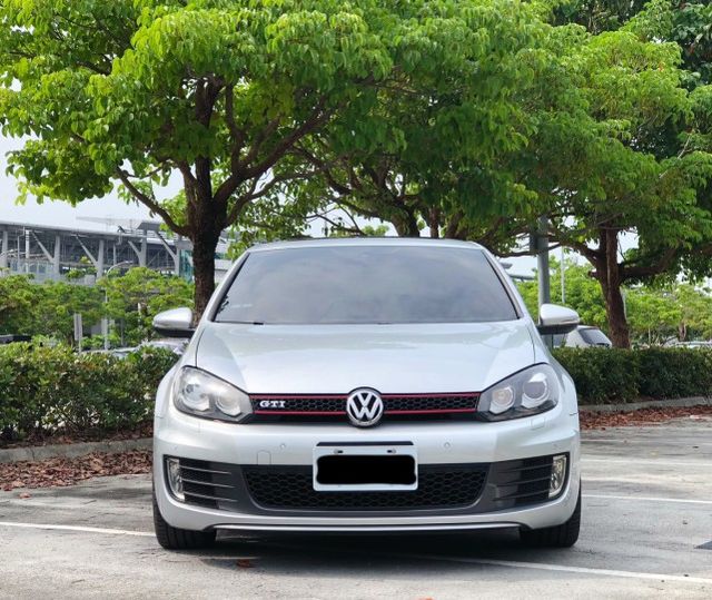 年輕入門性能車 加速有力又好開 僅跑12萬 一手車 稀少無改裝 配備齊全  第2張相片