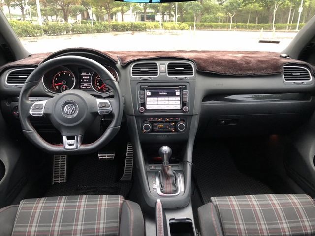 年輕入門性能車 加速有力又好開 僅跑12萬 一手車 稀少無改裝 配備齊全  第6張相片