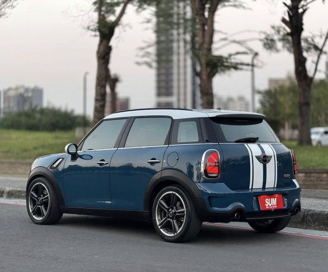 經典MINI S版 184匹大馬力 配備多 內裝氣氛佳 免40萬即可入手  第3張相片