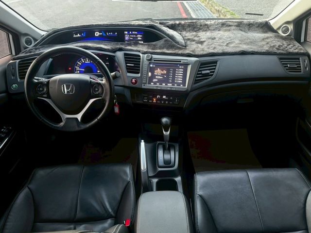 VTi-S 定速 倒車顯影 換檔撥片 導航 藍芽 電動天窗 恆溫 HID頭燈  第6張相片