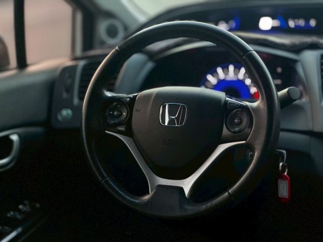 VTi-S 定速 倒車顯影 換檔撥片 導航 藍芽 電動天窗 恆溫 HID頭燈  第7張相片