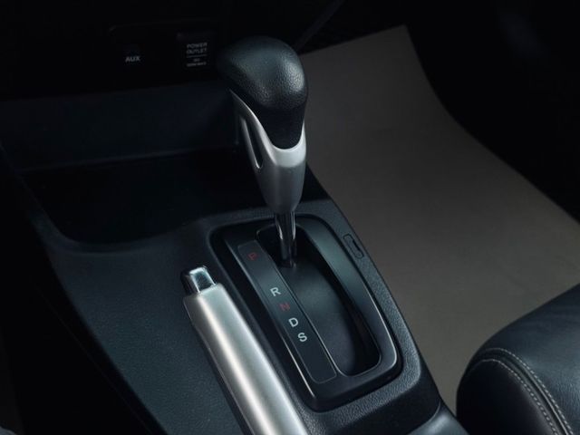 VTi-S 定速 倒車顯影 換檔撥片 導航 藍芽 電動天窗 恆溫 HID頭燈  第11張相片