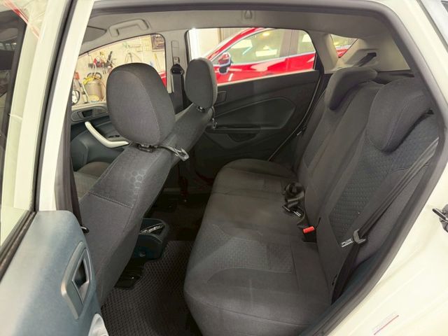 優質代步小車 / 便宜不貴 / 市區代步好穿梭好停車  第7張相片