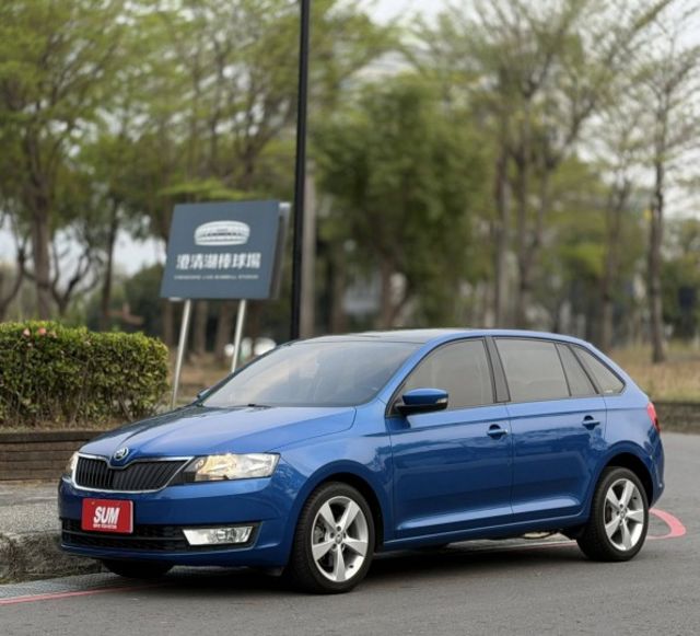Rapid Sportback / 全車原鈑件 / 僅跑8萬 / 全景天窗  第1張相片