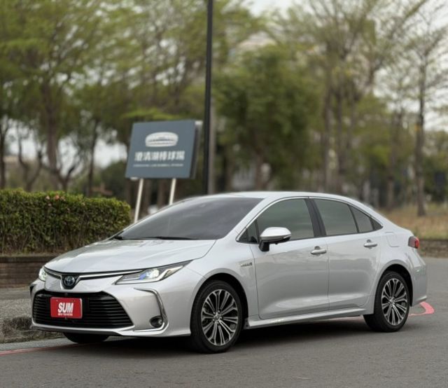 全車原鈑件 / 油電旗艦版 / HUD抬頭顯示器 / 盲點偵測 / 電動座椅 / ACC跟車  第1張相片