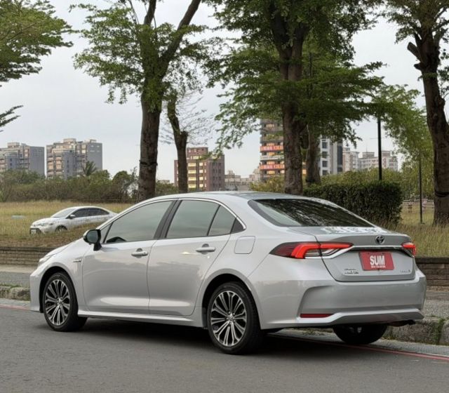 全車原鈑件 / 油電旗艦版 / HUD抬頭顯示器 / 盲點偵測 / 電動座椅 / ACC跟車  第2張相片