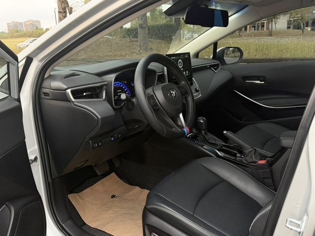 全車原鈑件 / 油電旗艦版 / HUD抬頭顯示器 / 盲點偵測 / 電動座椅 / ACC跟車  第3張相片