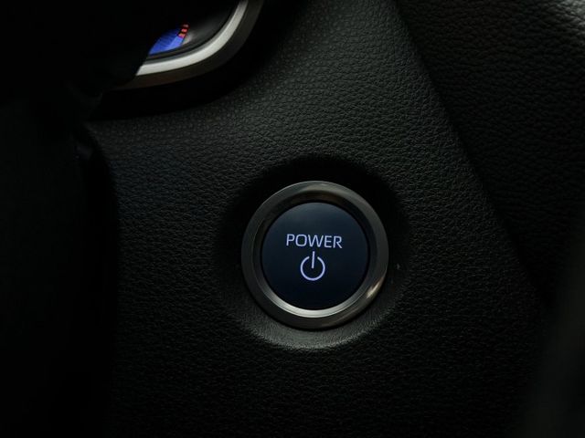 全車原鈑件 / 油電旗艦版 / HUD抬頭顯示器 / 盲點偵測 / 電動座椅 / ACC跟車  第11張相片