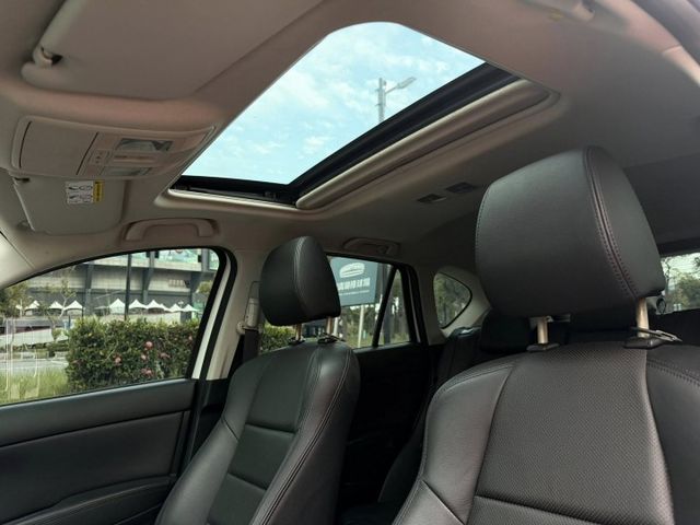 4輪傳動 / 僅跑9萬 / 原廠保養 / 配備好  第14張相片