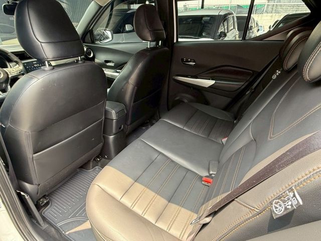 KICKS  第3張相片