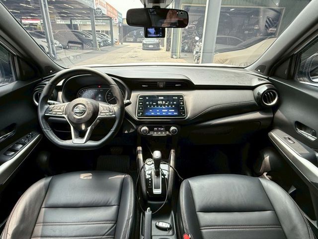 KICKS  第5張相片