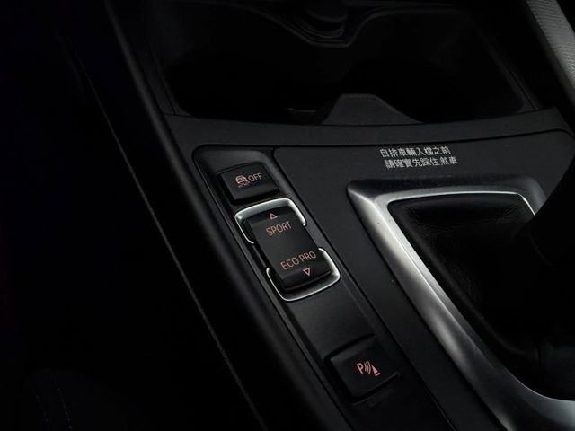 總代理 / M-Sport / 全車原鈑件 / 僅跑9萬 / 質感小鋼炮  第12張相片