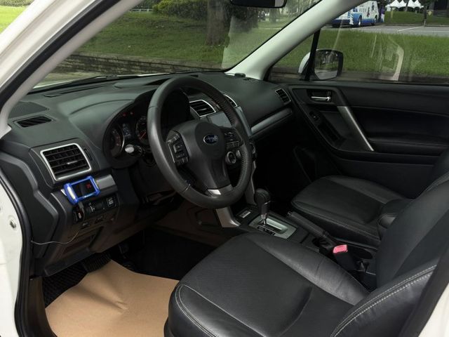 2.0 i Premium / 原鈑件 / 車況佳 / 四輪傳動 / 升級360環景  第3張相片