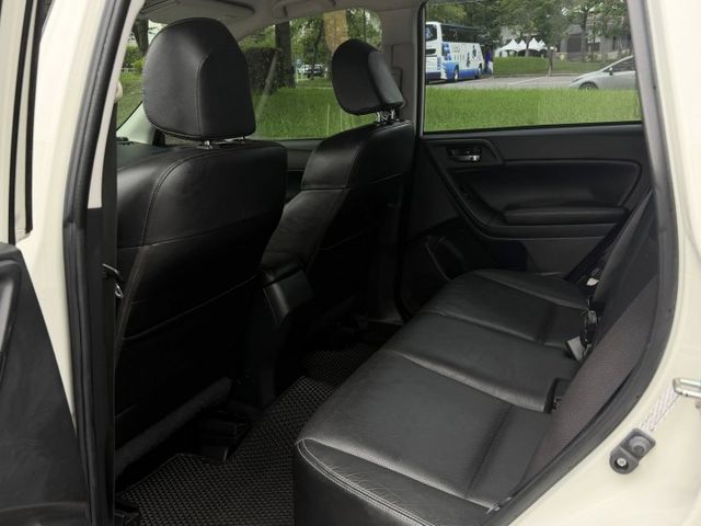 2.0 i Premium / 原鈑件 / 車況佳 / 四輪傳動 / 升級360環景  第5張相片