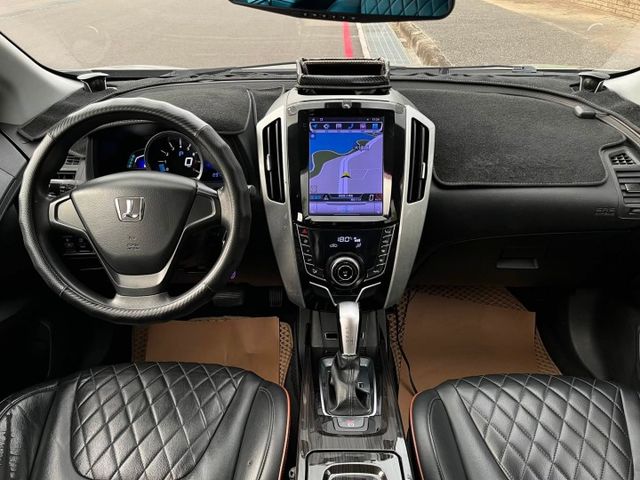 1.8時尚型 / 車況佳 / 優質代步休旅車 / 加裝安卓機 / 可保固一年兩萬公里  第5張相片