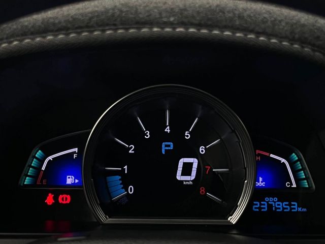 1.8時尚型 / 車況佳 / 優質代步休旅車 / 加裝安卓機 / 可保固一年兩萬公里  第6張相片