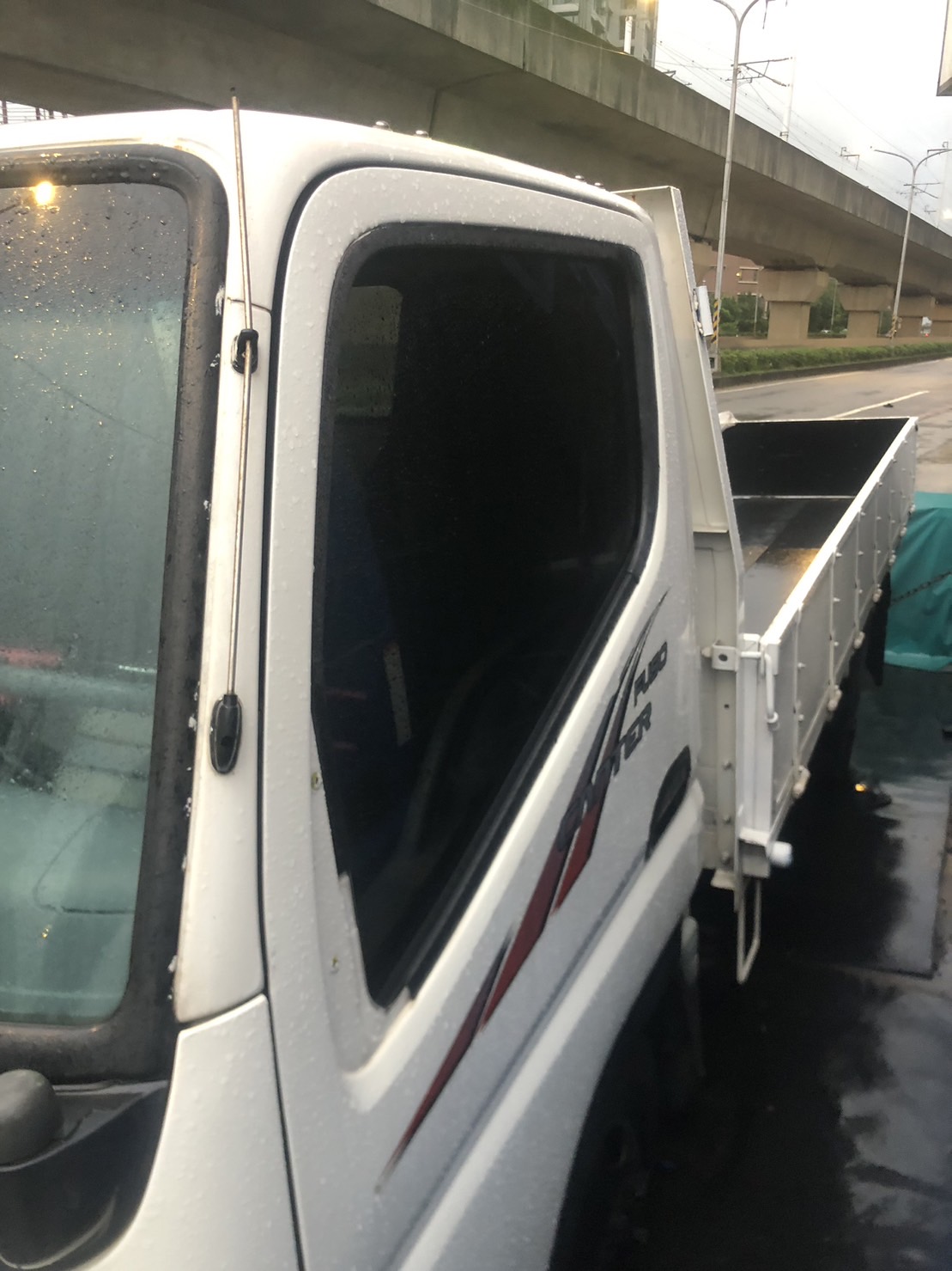 2010年堅達 CANTER   11尺半   狀況佳   難得美車   歡迎洽詢   邑品汽車商行0937539617  第3張相片