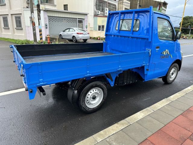2023年Town Ace 藍色 自排 全新領牌車  第4張相片