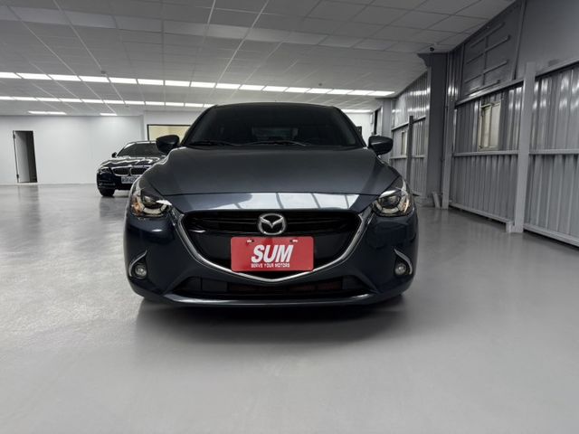 2016 Mazda 2 1.5L 頂級型 灰色 認證車 僅跑8萬 不用出價  就能很便宜  第2張相片