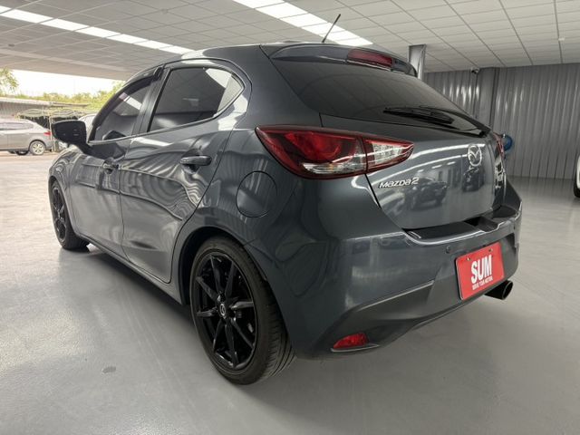 2016 Mazda 2 1.5L 頂級型 灰色 認證車 僅跑8萬 不用出價  就能很便宜  第3張相片