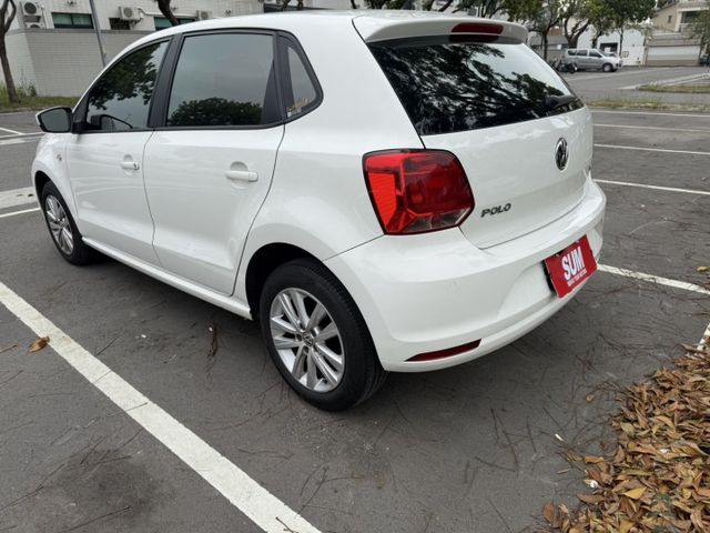 2014 Volkswagen Polo 1.6L 白色 認證車 僅跑12萬 不用出價 就能很便宜  第4張相片