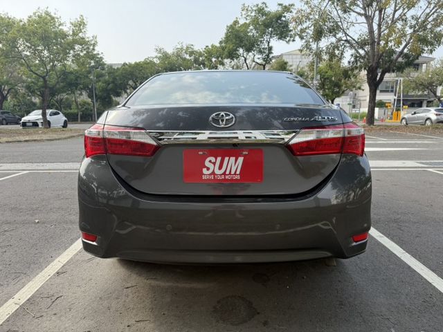2014 Toyota Corolla Altis 灰色 認證車 不用再比價 就能很便宜  第5張相片