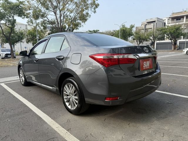 2014 Toyota Corolla Altis 灰色 認證車 不用再比價 就能很便宜  第6張相片