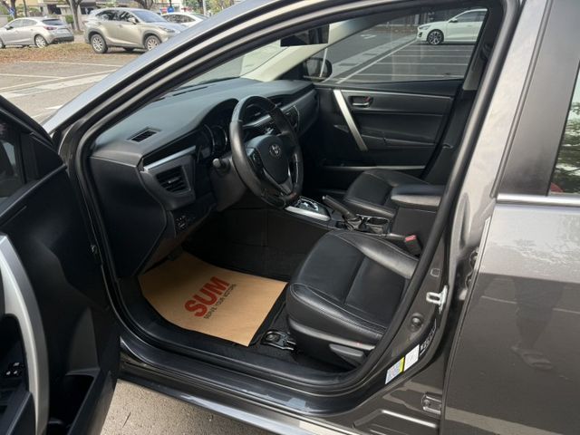 2014 Toyota Corolla Altis 灰色 認證車 不用再比價 就能很便宜  第9張相片