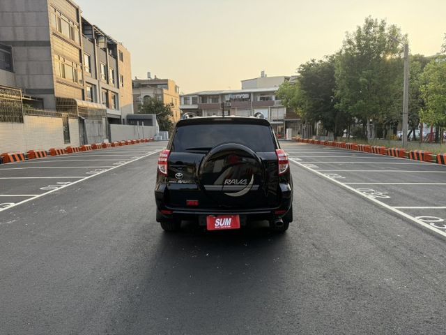 2008 Toyota RAV4 2.4 G 尊貴型 黑色 認證車 僅跑7萬9千公里 稀有低里程 不要再錯過了  第5張相片