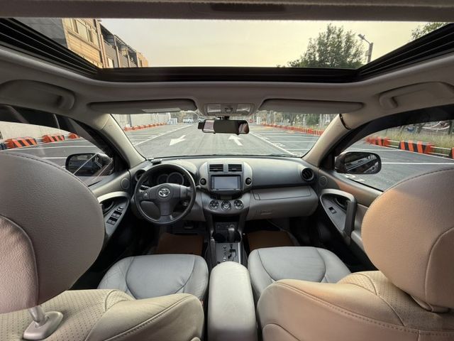 2008 Toyota RAV4 2.4 G 尊貴型 黑色 認證車 僅跑7萬9千公里 稀有低里程 不要再錯過了  第8張相片