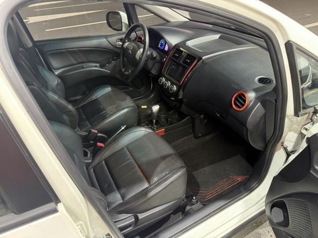 2015 Mitsubishi Colt Plus X-Sports 白色 僅跑11萬  第7張相片