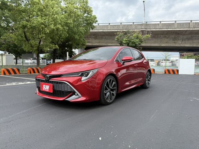 2019 Toyota Auris 2.0旗艦版 頂級 原鈑件 僅跑4萬 原廠保養 全網最低價 不用在比價了  第1張相片