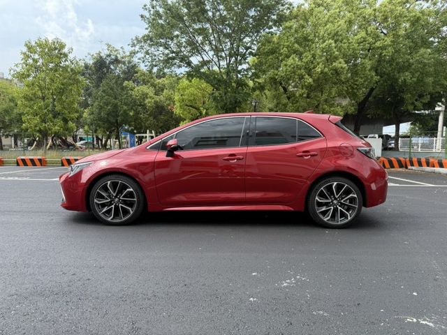 2019 Toyota Auris 2.0旗艦版 頂級 原鈑件 僅跑4萬 原廠保養 全網最低價 不用在比價了  第7張相片
