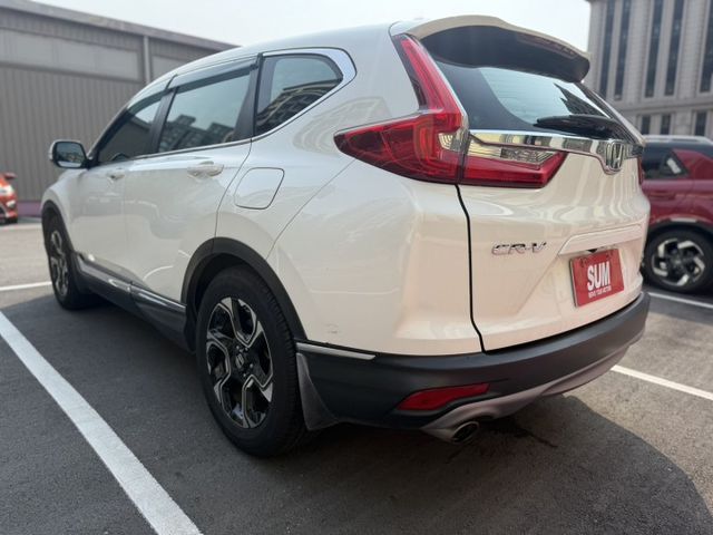 2018 Honda CR-V 1.5 S 白色 原鈑件 原廠保養 僅跑9萬公里 最頂級 不用出價 就能很便宜  第5張相片