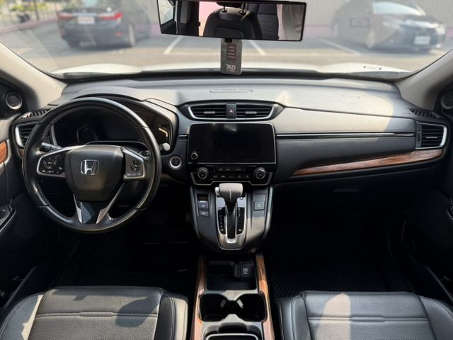 2018 Honda CR-V 1.5 S 白色 原鈑件 原廠保養 僅跑9萬公里 最頂級 不用出價 就能很便宜  第6張相片