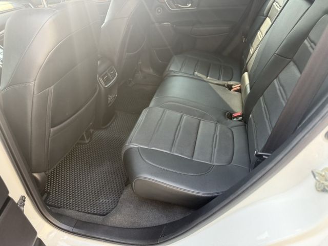 2018 Honda CR-V 1.5 S 白色 原鈑件 原廠保養 僅跑9萬公里 最頂級 不用出價 就能很便宜  第8張相片