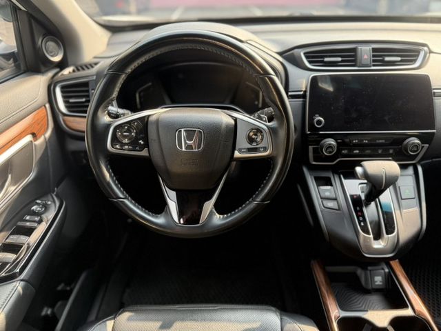 2018 Honda CR-V 1.5 S 白色 原鈑件 原廠保養 僅跑9萬公里 最頂級 不用出價 就能很便宜  第9張相片
