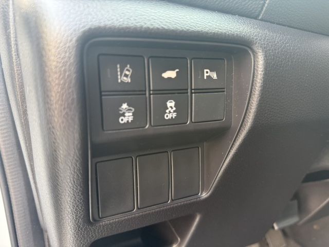 2018 Honda CR-V 1.5 S 白色 原鈑件 原廠保養 僅跑9萬公里 最頂級 不用出價 就能很便宜  第10張相片