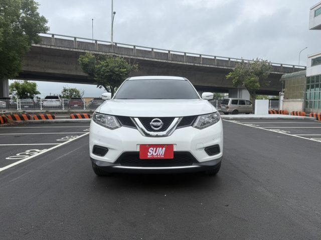 2017 Nissan X-Trail 2.0L 白色 原鈑件 CP值最高的休旅車 不用在比價 就能很便宜  第2張相片