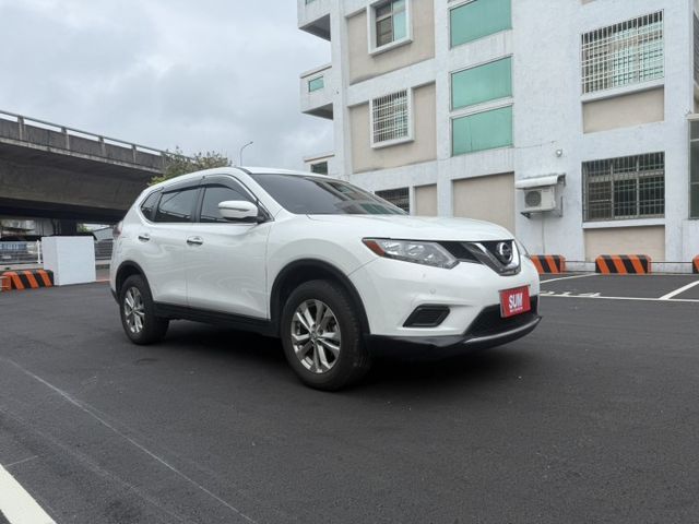 2017 Nissan X-Trail 2.0L 白色 原鈑件 CP值最高的休旅車 不用在比價 就能很便宜  第3張相片